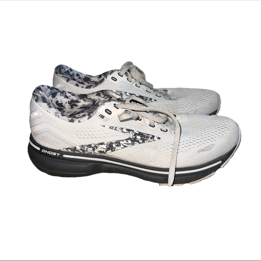 Brooks Ghost 15 Womens Size 9 Running Shoes Sneakers White Camo 1203801B149 MedB
